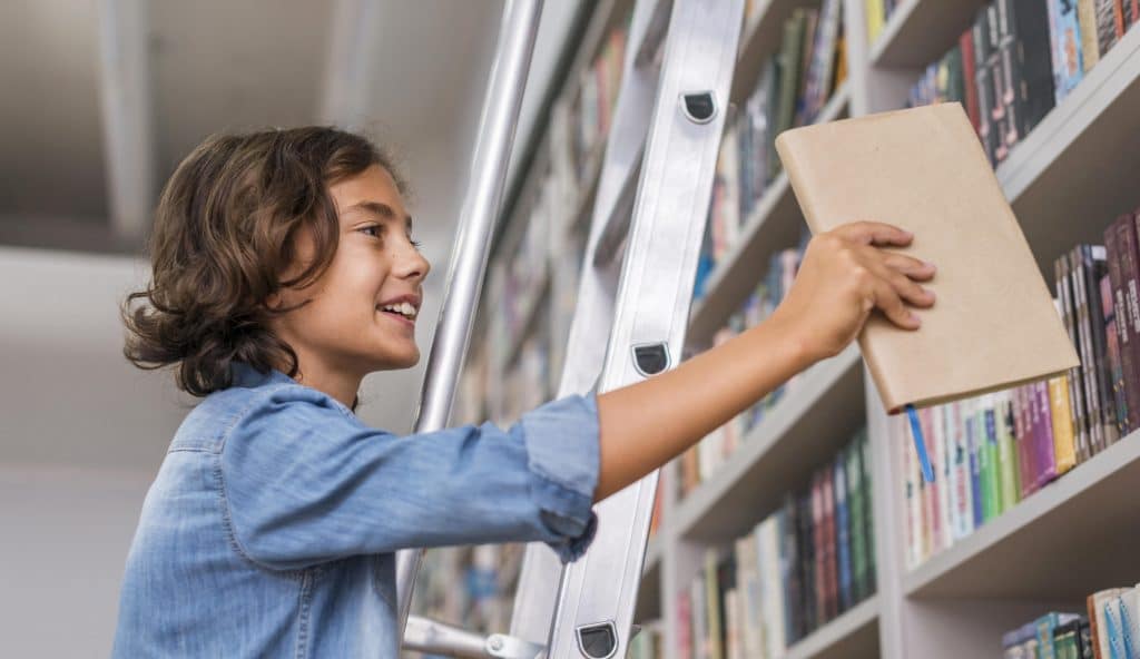 O pensamento crítico é fundamental para a aprendizagem e a reflexão nas bibliotecas escolares